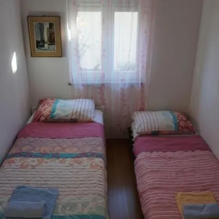 Mara Gostinjska kuća 3*